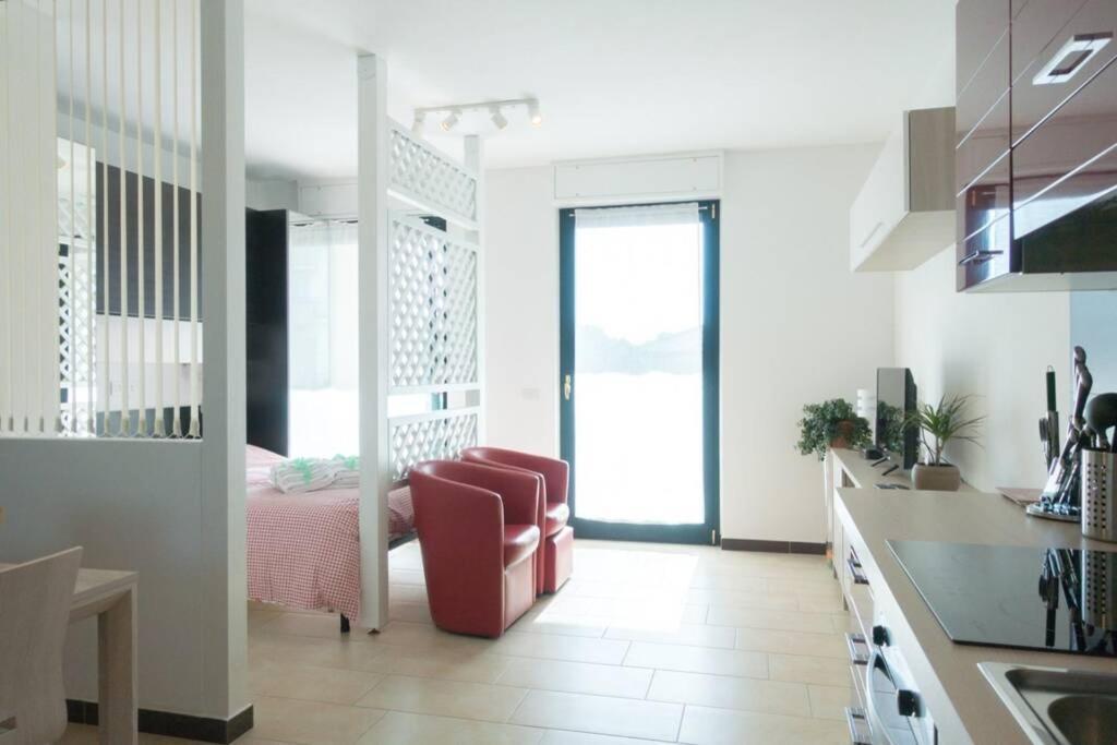 Apartment Victoria, Cozy Studio Flat Near Leonardo Academy Sesto Calende Exteriér fotografie