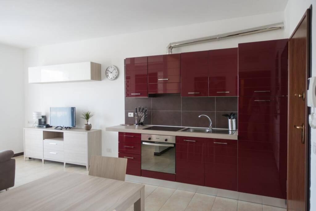Apartment Victoria, Cozy Studio Flat Near Leonardo Academy Sesto Calende Exteriér fotografie