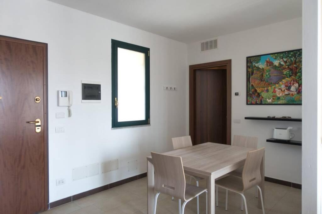 Apartment Victoria, Cozy Studio Flat Near Leonardo Academy Sesto Calende Exteriér fotografie