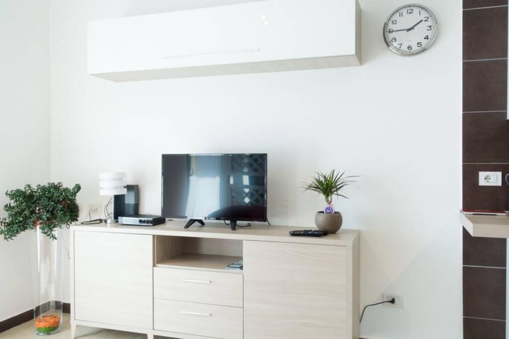 Apartment Victoria, Cozy Studio Flat Near Leonardo Academy Sesto Calende Exteriér fotografie